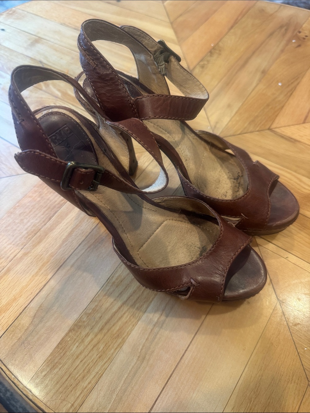 Frye Samantha Seam Leather Platform Sandals Brown Size 8M